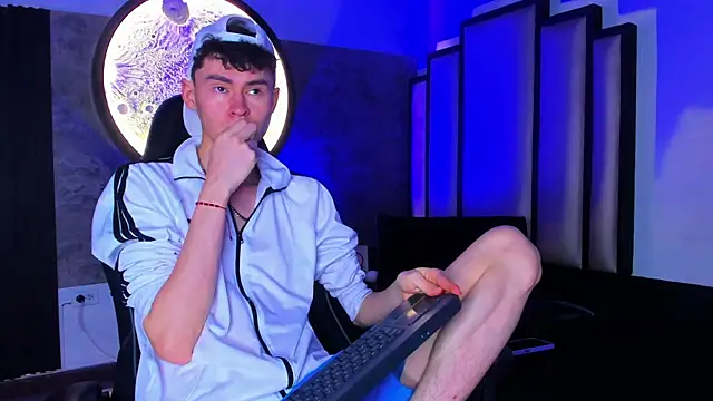 Snapshot of Deivid_oficial20 chatting on 10/27/25, 07:26 Deivid oficial20 online show from 10/27/25, 07:26