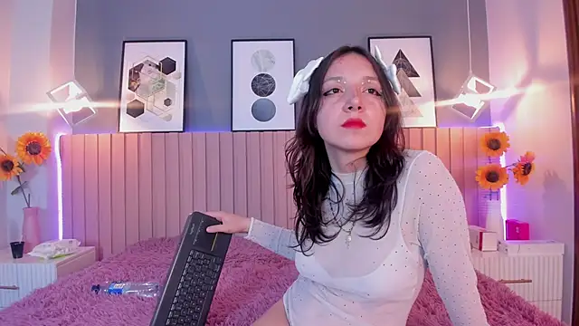 Nina Ford online show from 03/17/26, 03:09