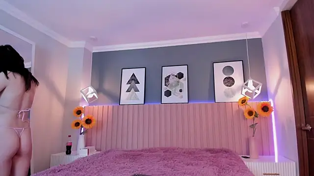 Nina Ford online show from 11/11/25, 03:01