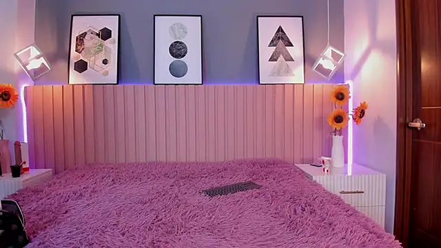 Nina Ford online show from 03/13/26, 03:11