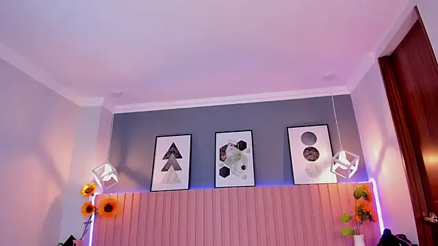 Nina Ford online show from 11/23/25, 07:13