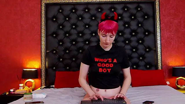 Luna Devil  online show from 02/12/26, 08:30