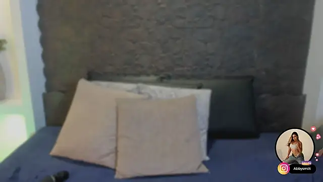 aby smiith  online show from 03/31/26, 07:49