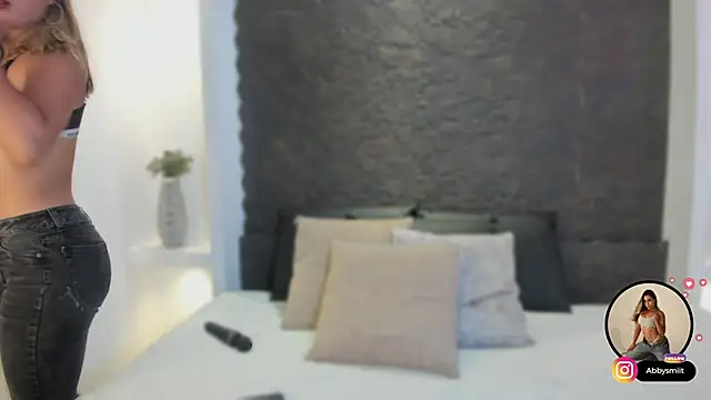 aby smiith  online show from 03/25/26, 08:30