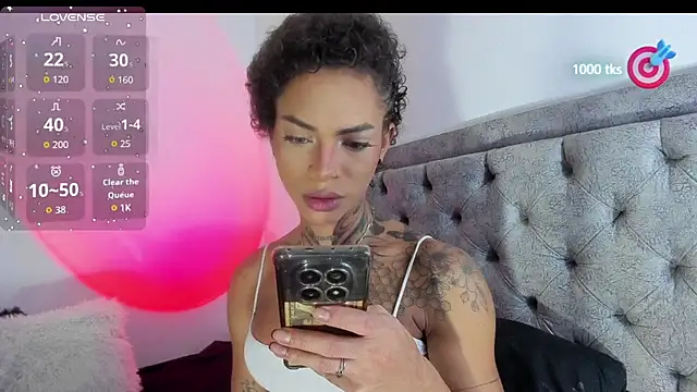 Snapshot of michell_danna chatting on 10/03/25, 01:09 michell danna online show from 10/03/25, 01:09