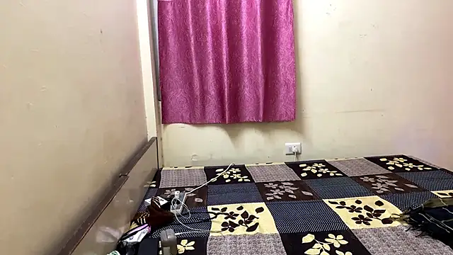 Snapshot of LuvLayla chatting on 09/22/25, 04:57 LuvLayla online show from 09/22/25, 04:57