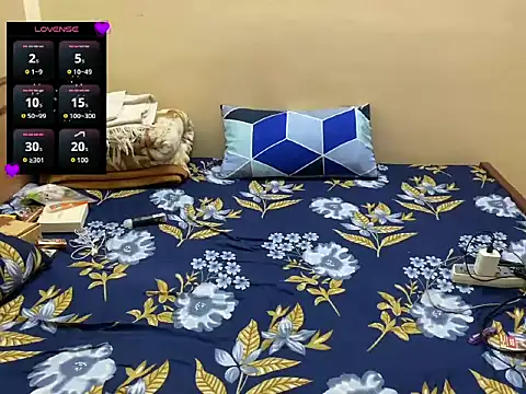 LuvLayla online show from 04/12/26, 08:23