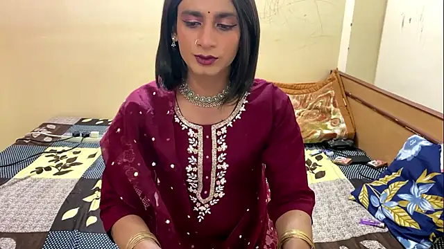 LuvLayla online show from 12/21/25, 05:25