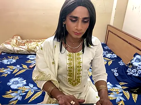 LuvLayla online show from 01/08/26, 05:08