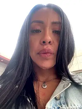 MarianaSandoval27 online show from 11/21/25, 05:34