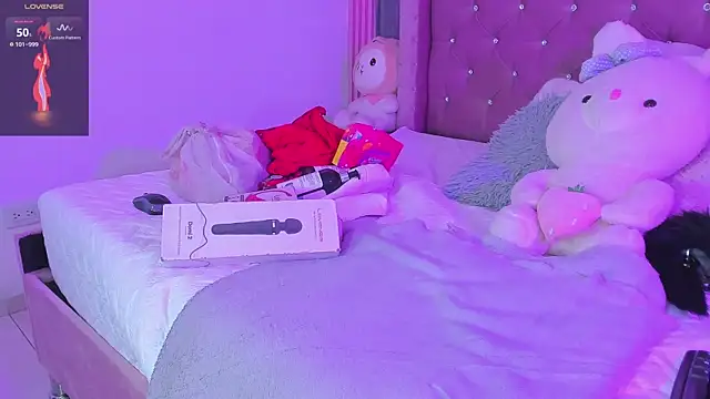 Nayla-Mouna online show from 04/09/26, 07:42