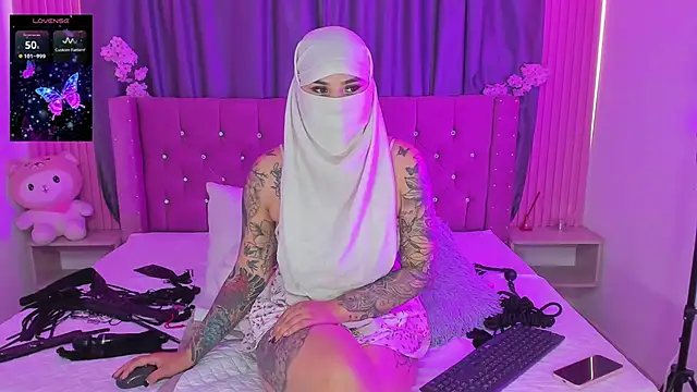 Nayla-Mouna online show from 03/19/26, 08:31