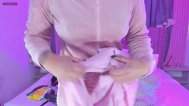 Nayla-Mouna online show from 03/12/26, 07:40