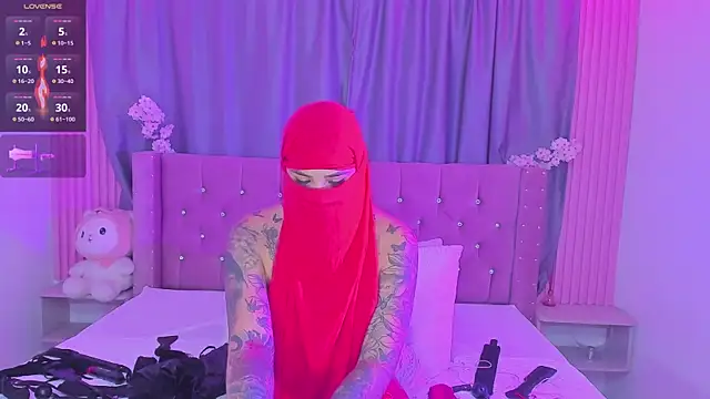 Nayla-Mouna online show from 04/22/26, 07:59