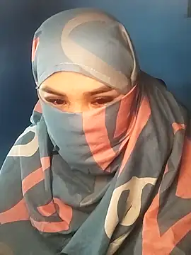 Nayla-Mouna online show from 10/30/25, 05:43