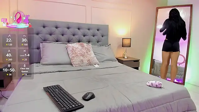 Snapshot of ALICESANDOVAL chatting on 10/02/25, 11:35 ALICESANDOVAL online show from 10/02/25, 11:35