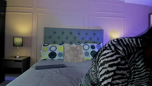 Snapshot of ALICESANDOVAL chatting on 11/27/25, 11:21 ALICESANDOVAL online show from 11/27/25, 11:21