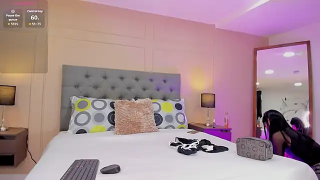 Snapshot of ALICESANDOVAL chatting on 12/03/25, 11:31 ALICESANDOVAL online show from 12/03/25, 11:31