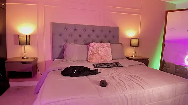 Snapshot of ALICESANDOVAL chatting on 09/27/25, 11:16 ALICESANDOVAL online show from 09/27/25, 11:16