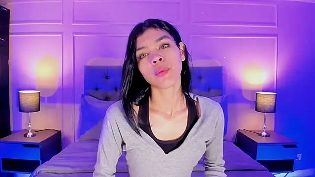 Snapshot of ALICESANDOVAL chatting on 11/15/25, 11:25 ALICESANDOVAL online show from 11/15/25, 11:25