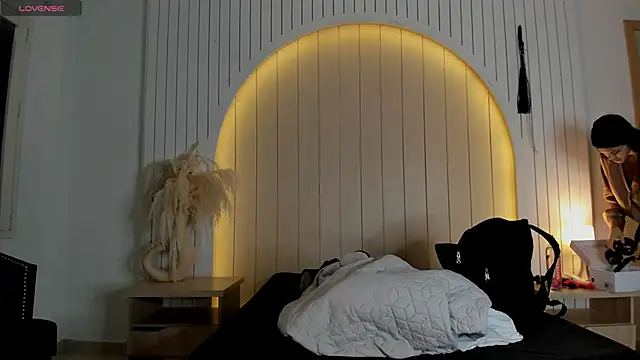 ALICESANDOVAL online show from 04/15/26, 11:38