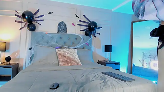 Snapshot of ALICESANDOVAL chatting on 11/10/25, 11:26 ALICESANDOVAL online show from 11/10/25, 11:26