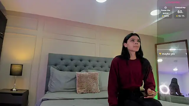 Snapshot of ALICESANDOVAL chatting on 10/12/25, 11:22 ALICESANDOVAL online show from 10/12/25, 11:22