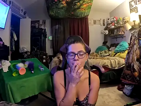 Snapshot of R4inbowK1tty chatting on 11/15/25, 03:21 R4inbowK1tty online show from 11/15/25, 03:21