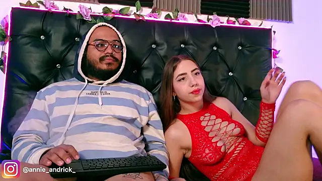  leda swan  online show from 03/21/26, 11:47