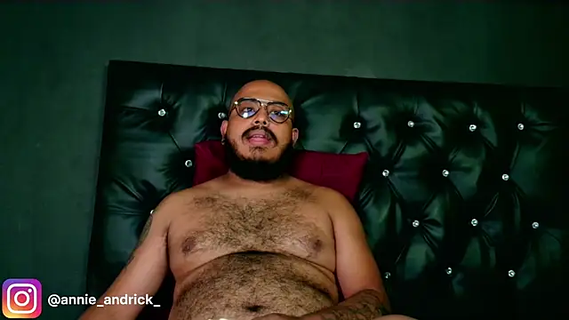  leda swan  online show from 12/17/25, 01:49