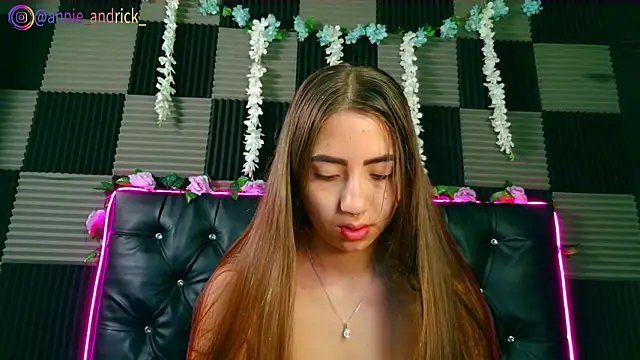  leda swan  online show from 02/22/26, 02:08