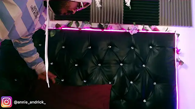  leda swan  online show from 03/20/26, 11:55