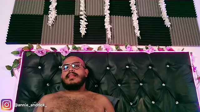  leda swan  online show from 03/07/26, 01:38