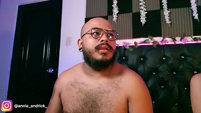  leda swan  online show from 03/29/26, 09:11