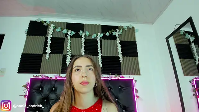  leda swan  online show from 04/30/26, 10:00