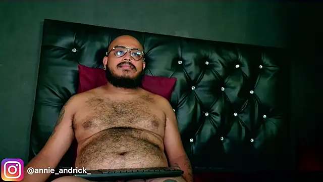  leda swan  online show from 12/19/25, 01:35