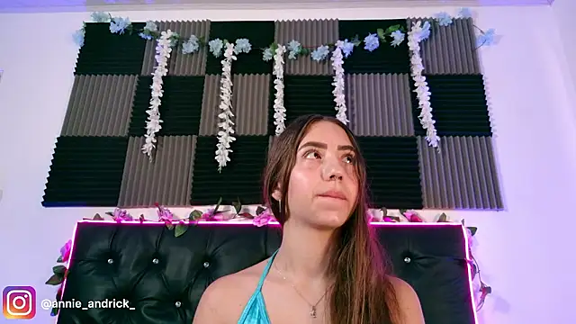  leda swan  online show from 03/13/26, 01:05