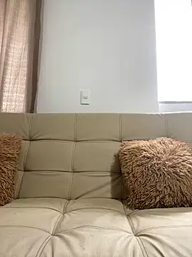 mia evanss26 online show from 11/11/25, 08:25