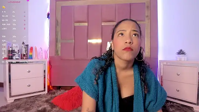 AikoSnow online show from 10/02/25, 05:27