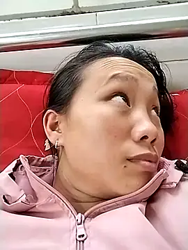 Snapshot of liu-liusexy chatting on 10/08/25, 04:03 liu-liusexy online show from 10/08/25, 04:03