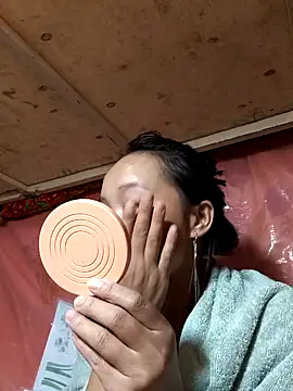 Snapshot of liu-liusexy chatting on 10/28/25, 01:10 liu-liusexy online show from 10/28/25, 01:10