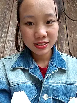 Snapshot of liu-liusexy chatting on 10/31/25, 06:32 liu-liusexy online show from 10/31/25, 06:32