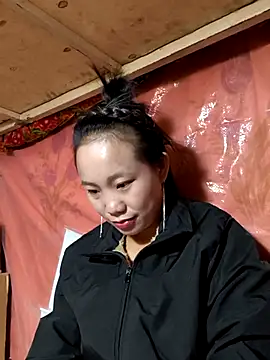 Snapshot of liu-liusexy chatting on 11/04/25, 02:37 liu-liusexy online show from 11/04/25, 02:37