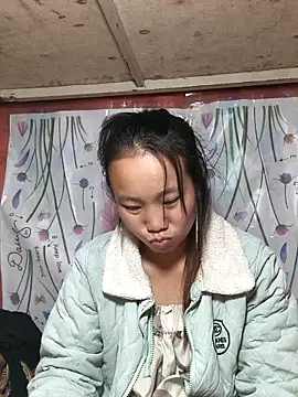 Snapshot of liu-liusexy chatting on 11/17/25, 01:15 liu-liusexy online show from 11/17/25, 01:15