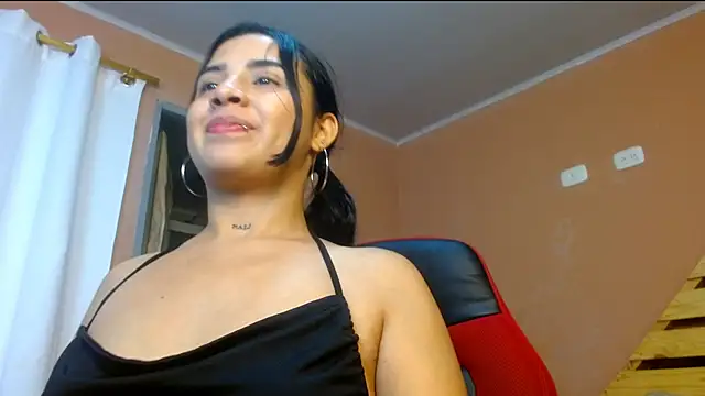 Snapshot of gracewoe chatting on 10/08/25, 04:03 gracewoe online show from 10/08/25, 04:03