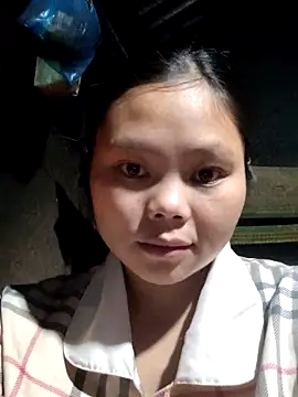 Snapshot of omiu-baby chatting on 12/21/25, 11:16 omiu-baby online show from 12/21/25, 11:16