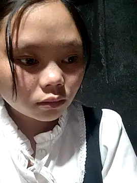 Snapshot of omiu-baby chatting on 02/02/26, 11:15 omiu-baby online show from 02/02/26, 11:15