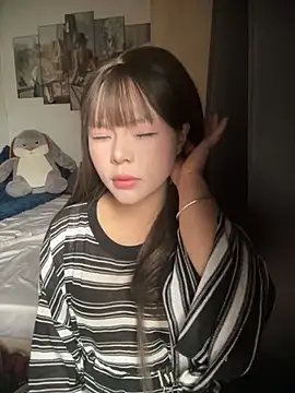 SarahBeii online show from 10/26/25, 03:40