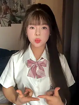 SarahBeii online show from 11/18/25, 03:43