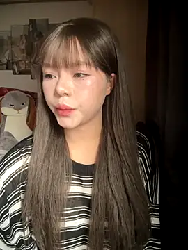 SarahBeii online show from 11/21/25, 03:27